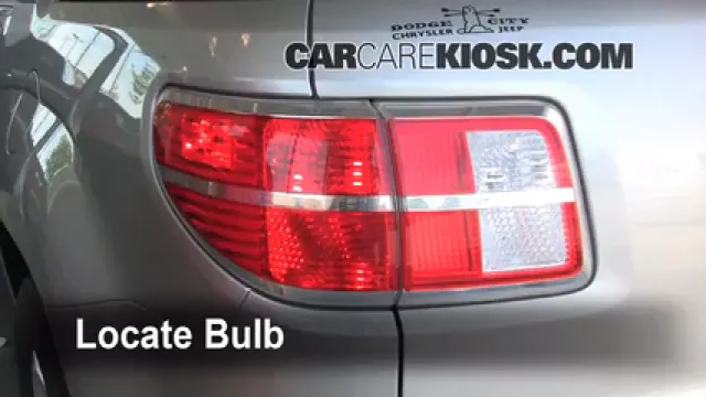 2008 Saturn Outlook XE 3.6L V6 Éclairage Feu stop (remplacer ampoule)